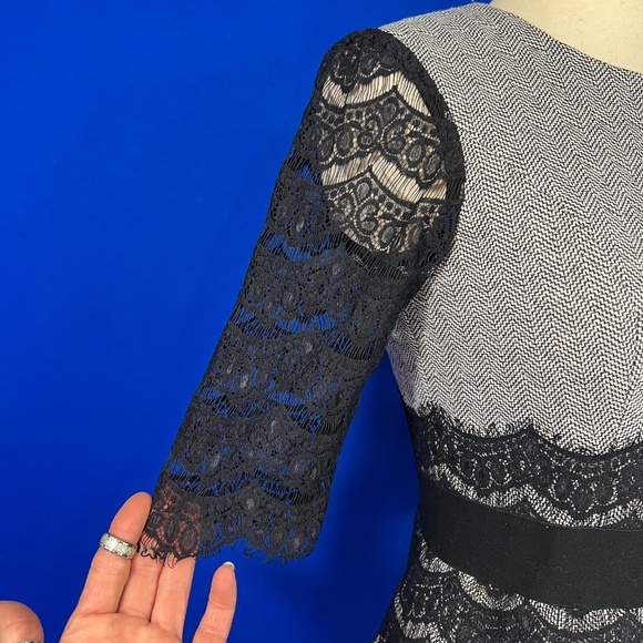 👗|•TRAFFIC PEOPLE•| Beautiful Quilted Tweed Lace Trim Dress Size 'Small' (XS) - Picture 4 of 9